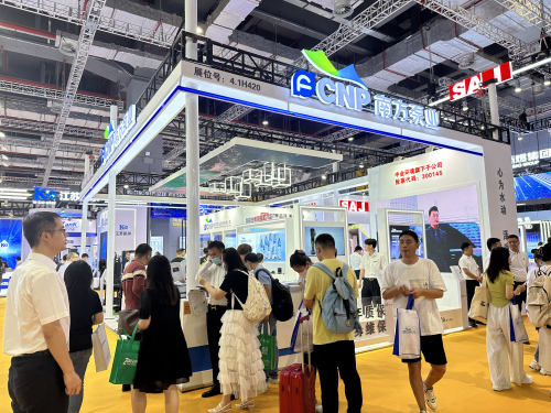 1主展台正面照.jpg