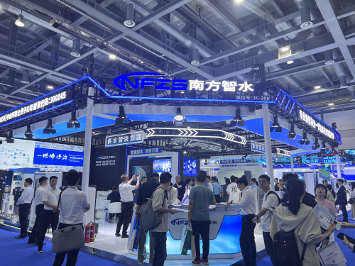 参观交流.jpg